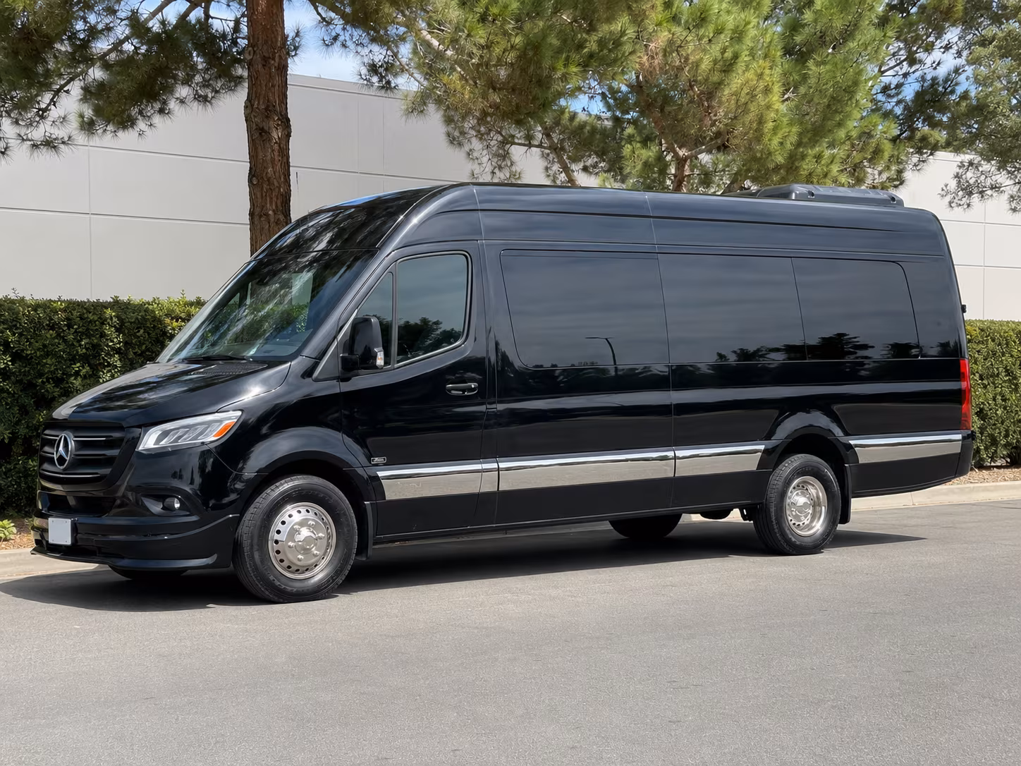 hawthorne airport transportation